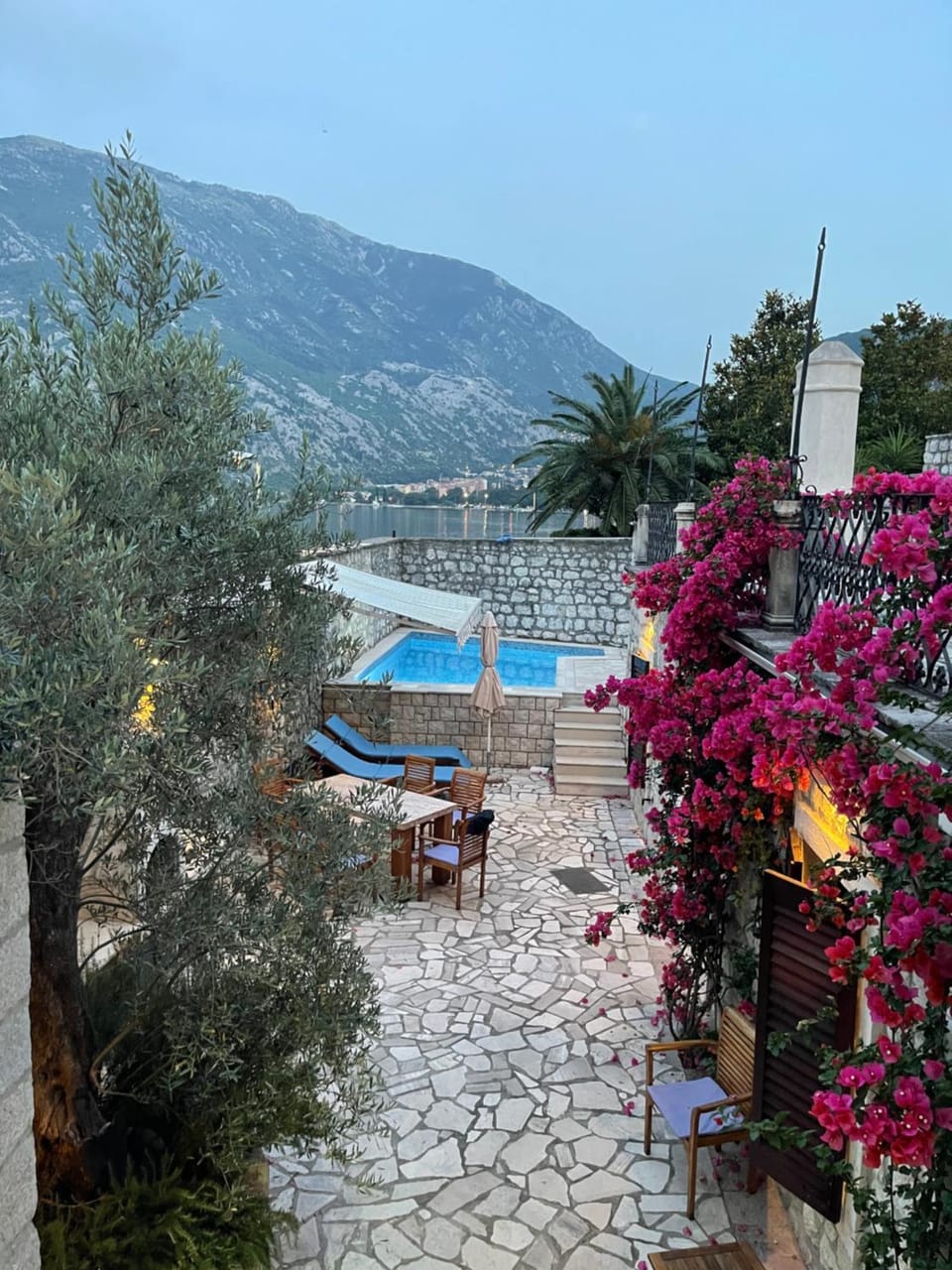 Large Luxury Waterfront Villa 500 square meters with Private Pool and Private Beach for 14 People,PS5,Imac 27",WIFI 7 Villa in Muo