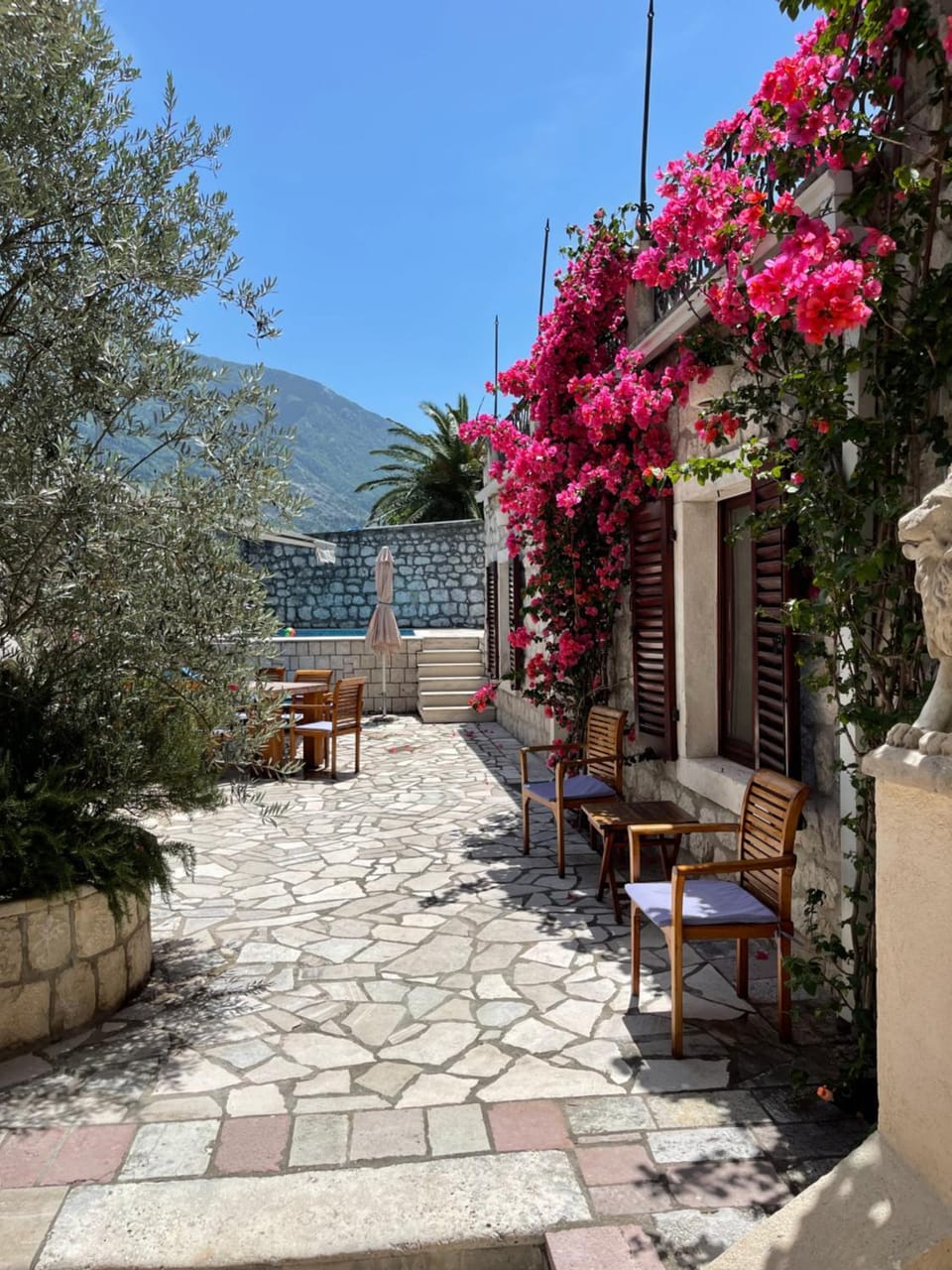 Luxury Waterfront Villa with Private Pool and Private Beach for 12 People Villa in Muo