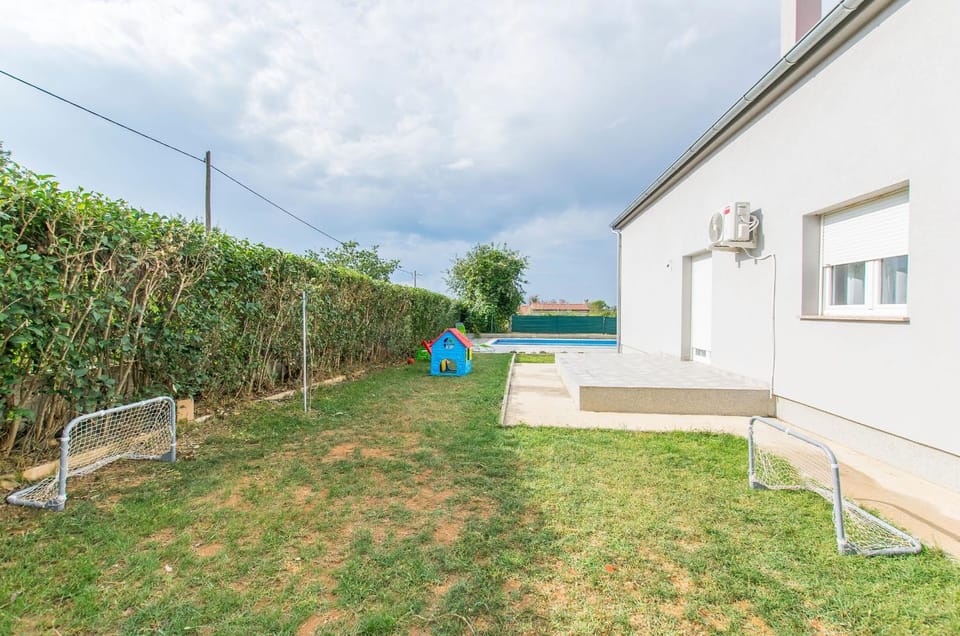 Patio, Children play ground