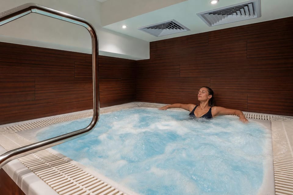 Hot Tub, Spa and wellness centre/facilities