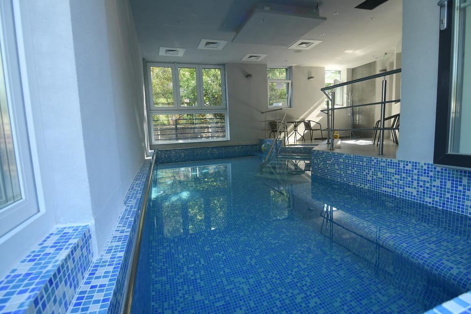 Swimming pool, Swimming pool