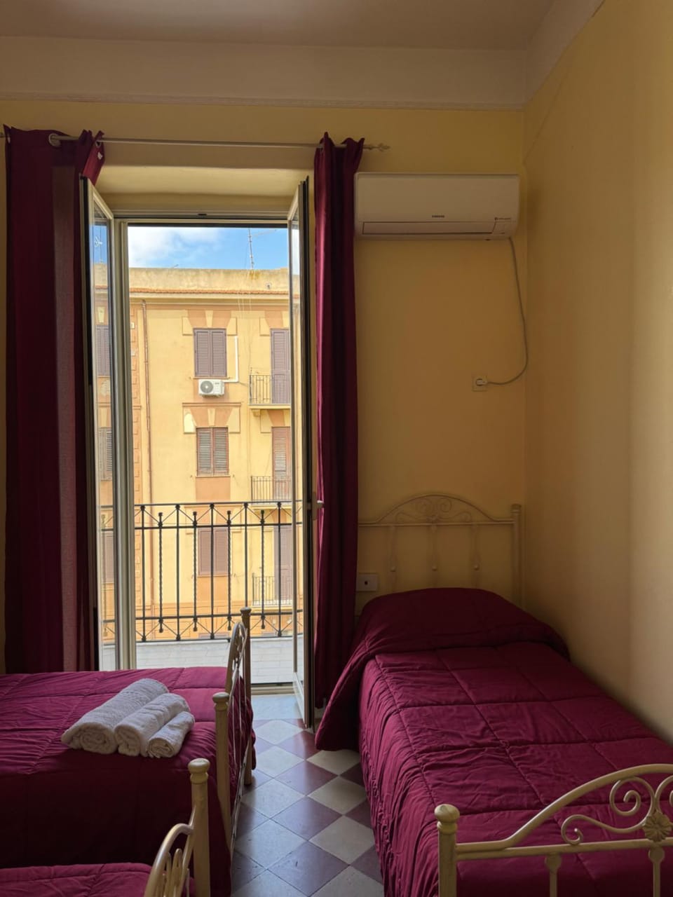 Balcony/Terrace, air conditioner