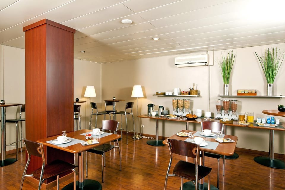 Breakfast, Buffet breakfast