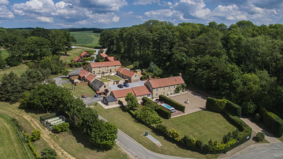 Property building, Facade/entrance, Bird's eye view