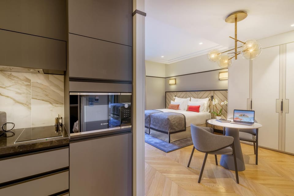 Kitchen or kitchenette, Photo of the whole room, Bedroom