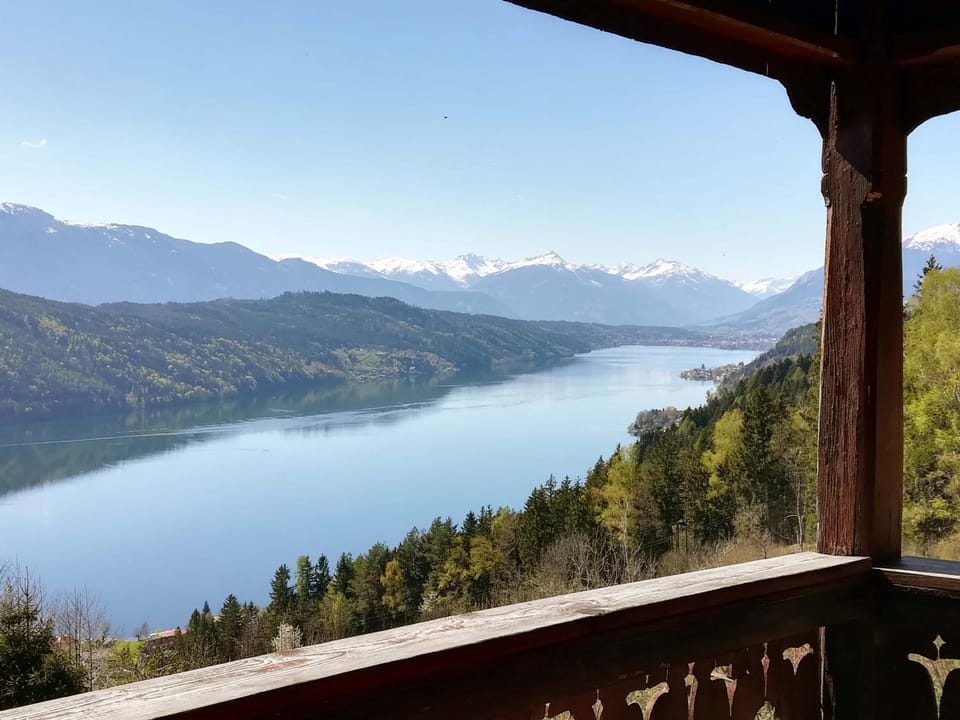 Balcony/Terrace, Lake view, Mountain view