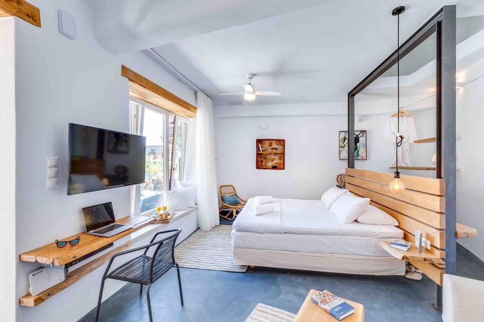 Communal lounge/ TV room, Bedroom