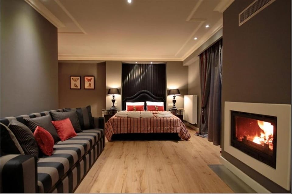 Bed, Seating area