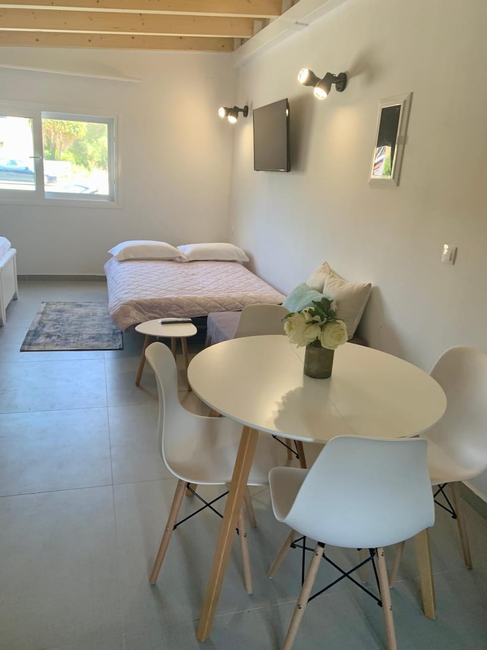 Living room, Seating area, Dining area
