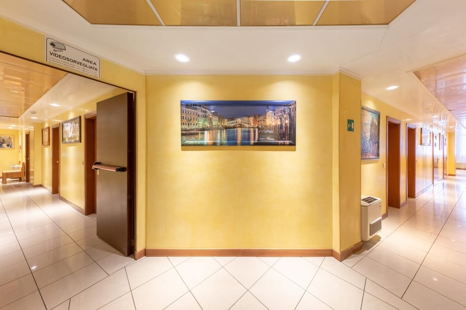 Nuova Aurora Bed and Breakfast in Venice