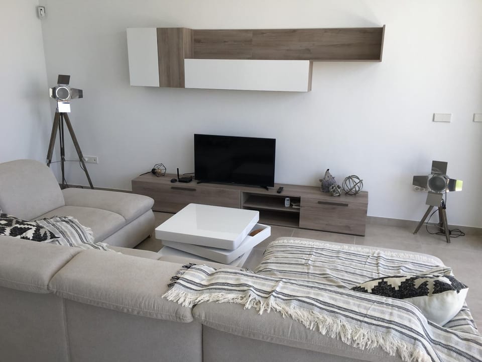 Communal lounge/ TV room, Living room