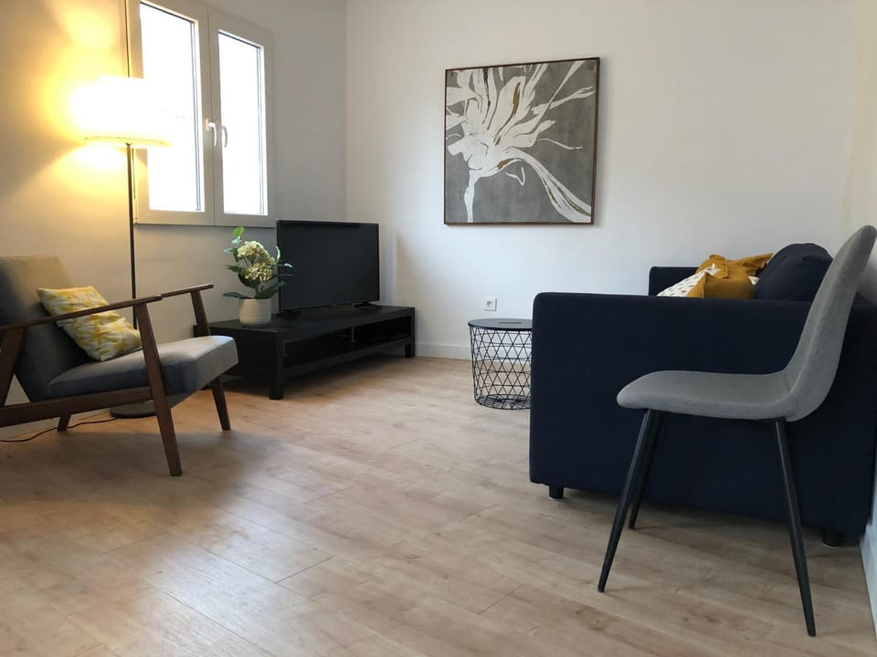 TV and multimedia, Living room, Seating area