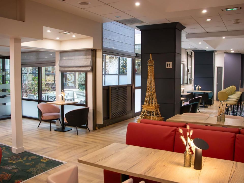 Lounge or bar