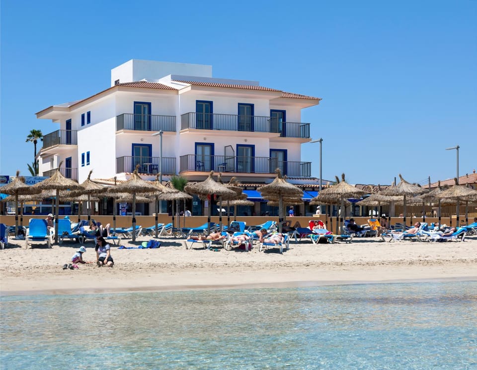 Facade/entrance, Beach, Area and facilities
