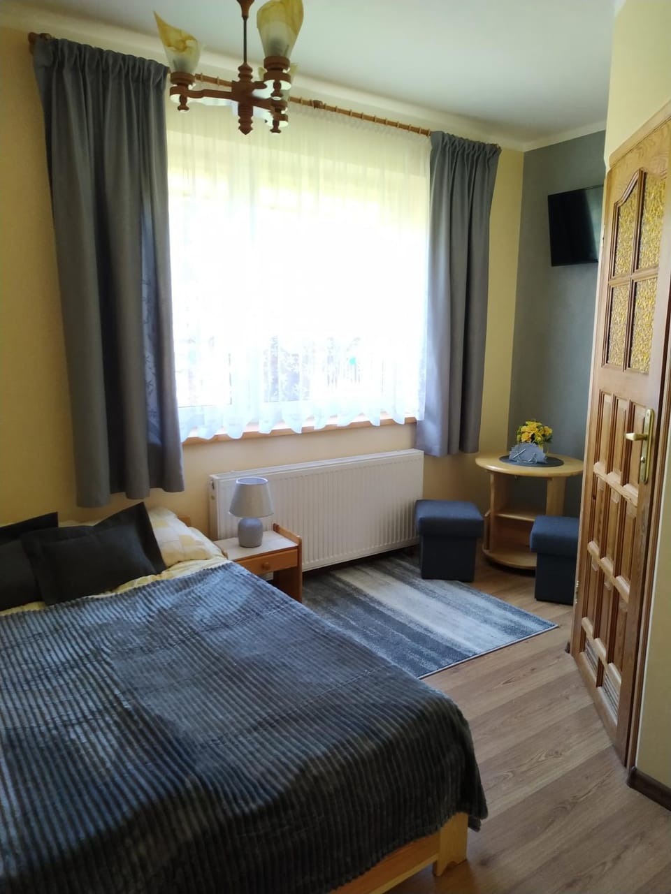 Photo of the whole room