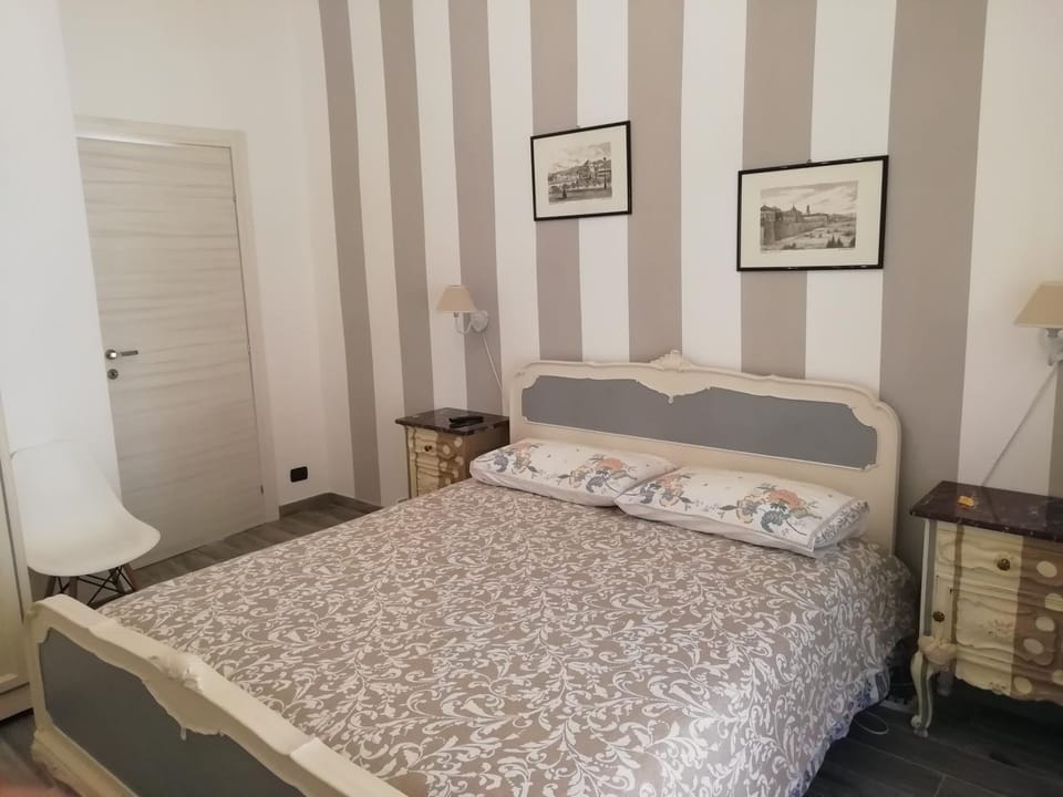 CASA FREJUS . COMODO AL CENTRO E AL POLITECNICO BUS 33 E 42 Apartment in Turin