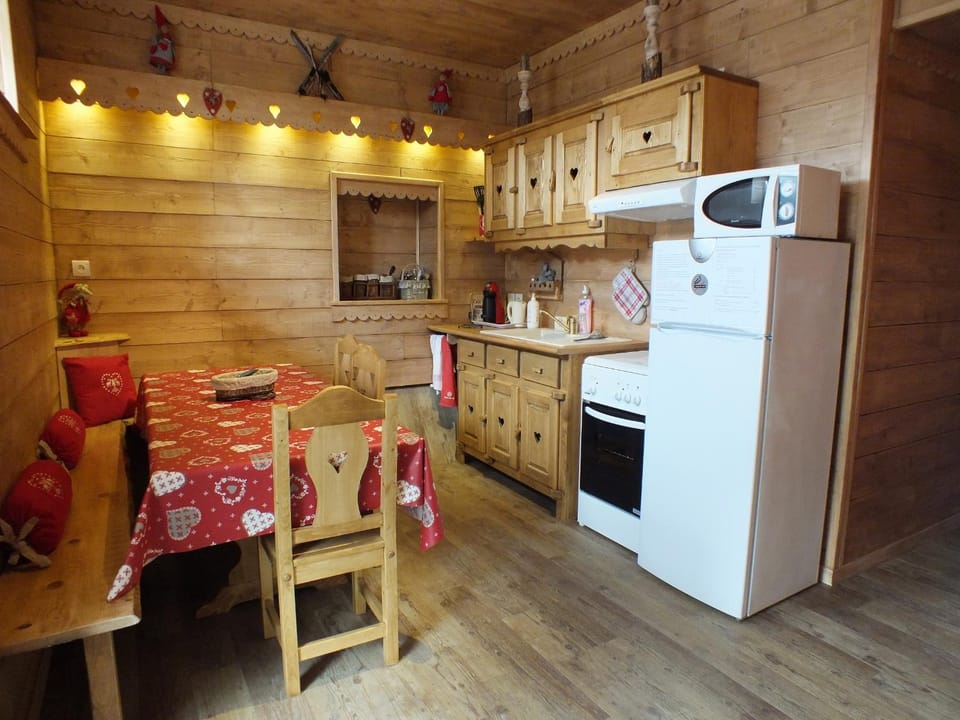 Kitchen or kitchenette, Kitchen or kitchenette