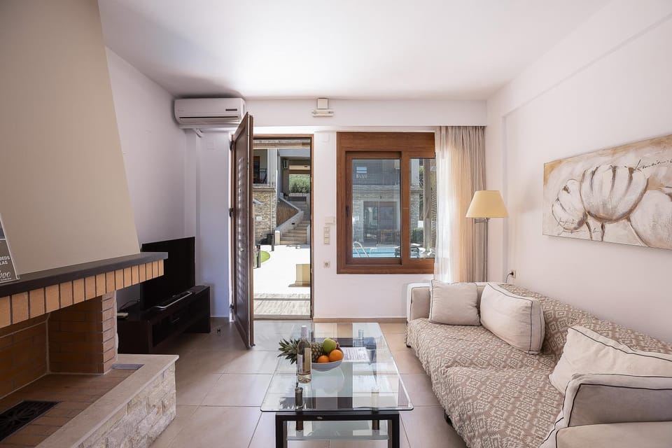 TV and multimedia, Living room, Seating area