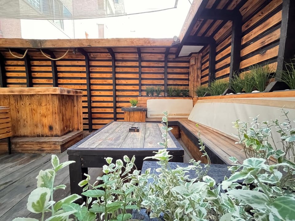 Patio, Day, Balcony/Terrace