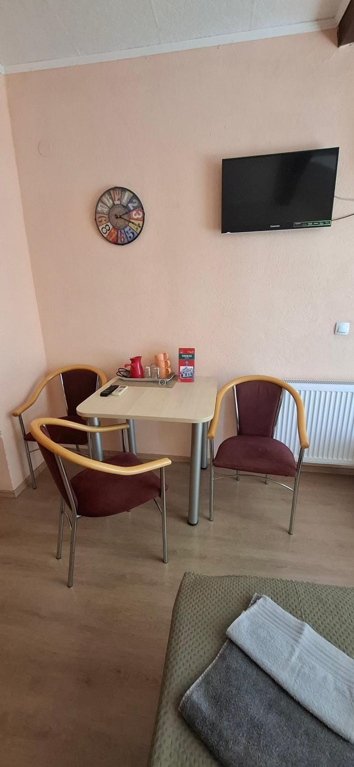 Orange room Apartment in Ohrid