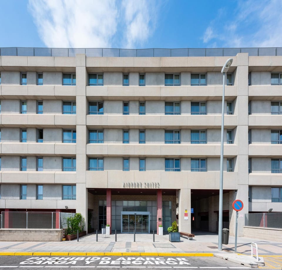 Facade/entrance, Parking