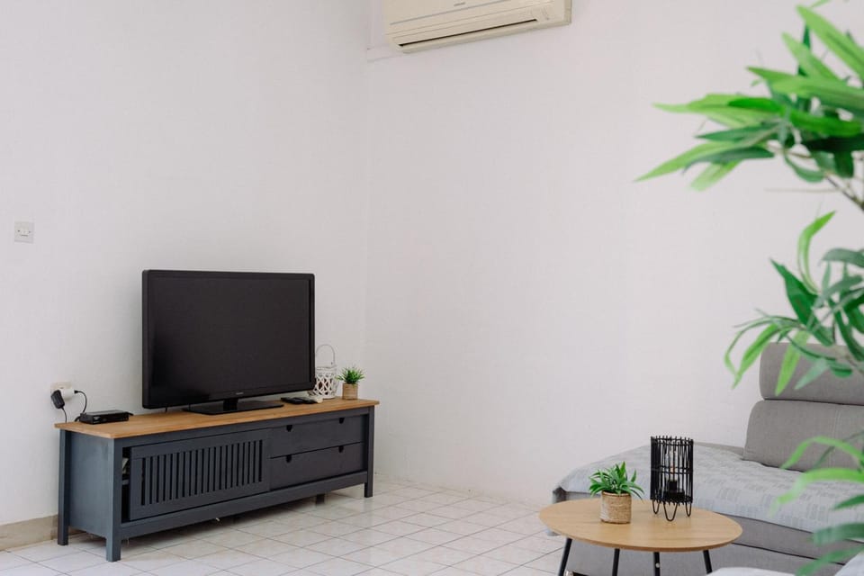 TV and multimedia, Living room, air conditioner