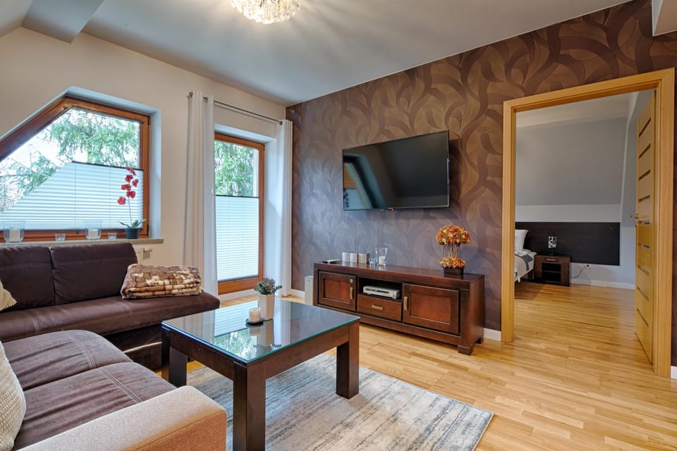 Bed, Day, Summer, TV and multimedia, Balcony/Terrace, Living room, Photo of the whole room, Seating area, On site
