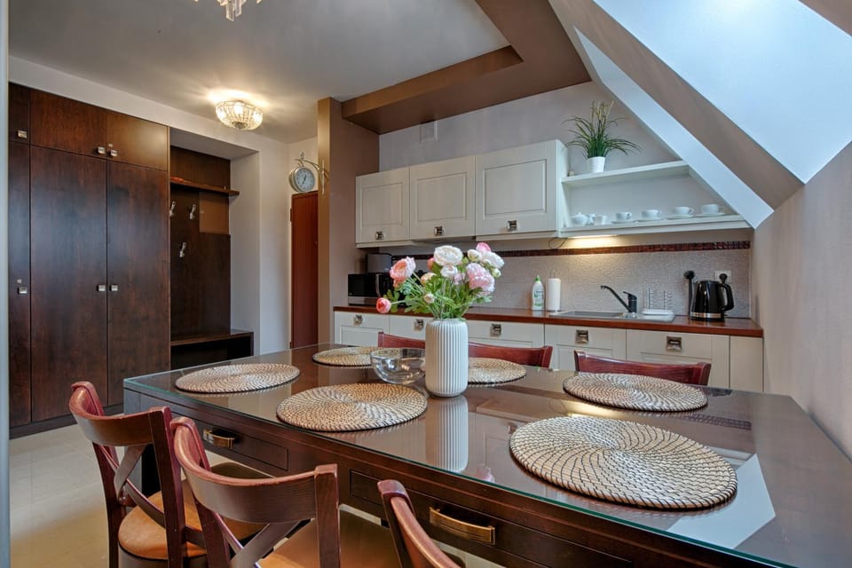 Day, Summer, Coffee/tea facilities, Kitchen or kitchenette, Photo of the whole room, Dining area, On site