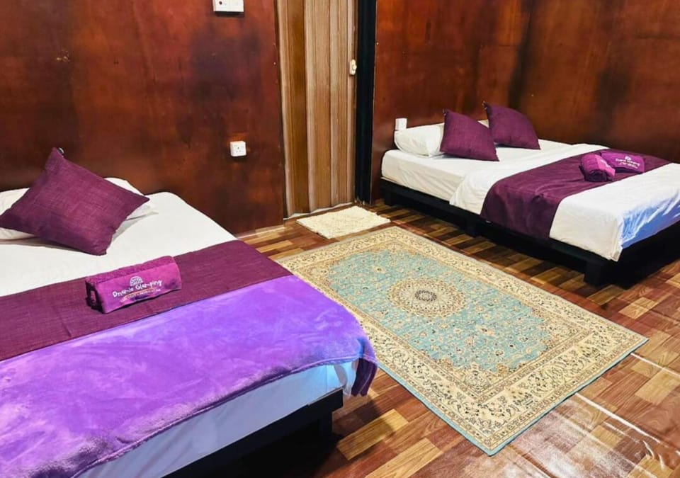 Bed, towels