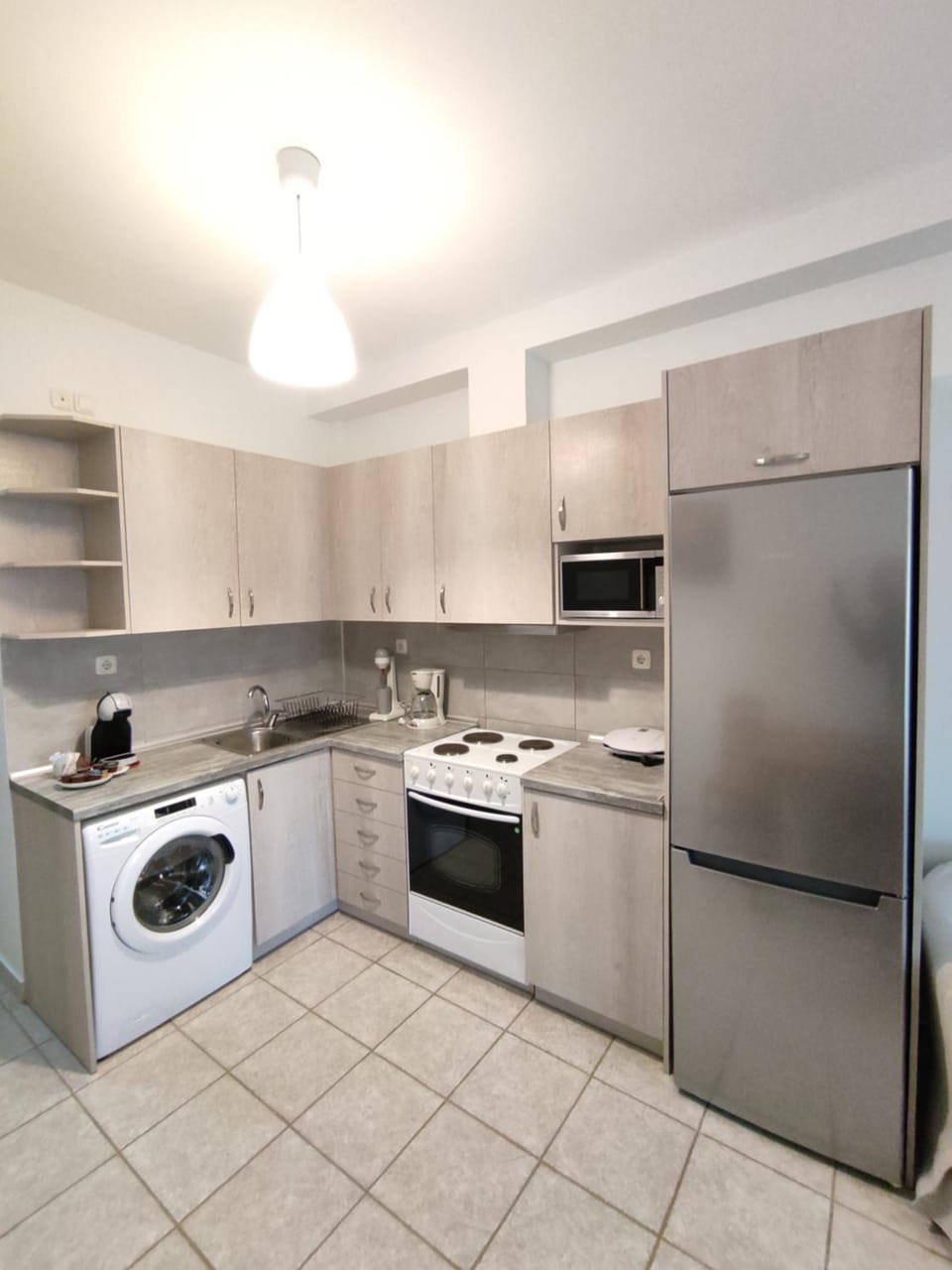 Coffee/tea facilities, stove, washing machine, kitchen