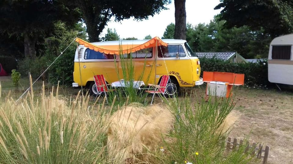 Camping Le Domaine Des Jonquilles Campground/ 
RV Resort in Brittany