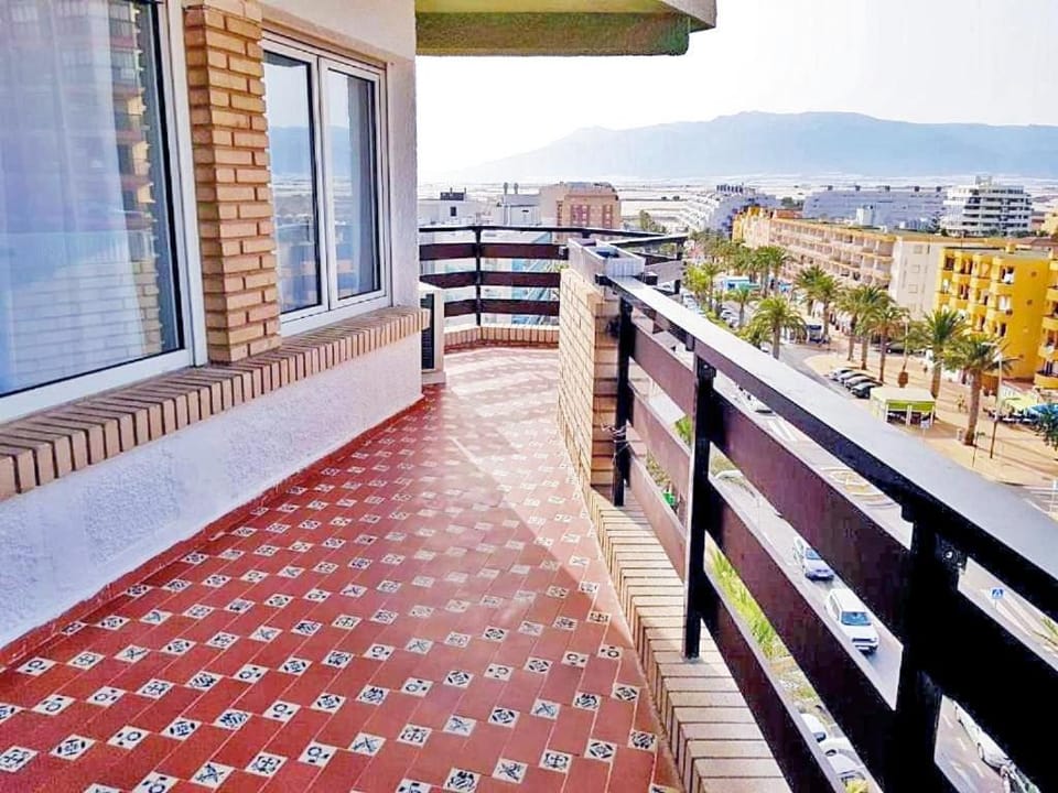 Balcony/Terrace, City view, Street view