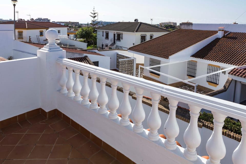 Balcony/Terrace, Street view