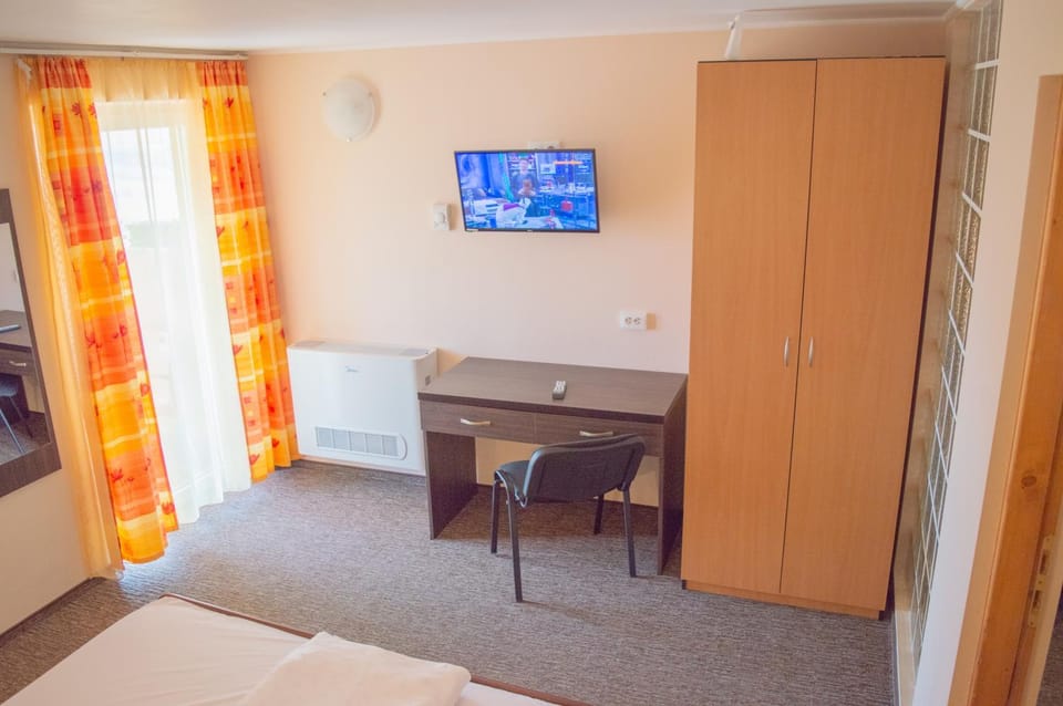 Pensiunea Carmena Bed and Breakfast in Hungary