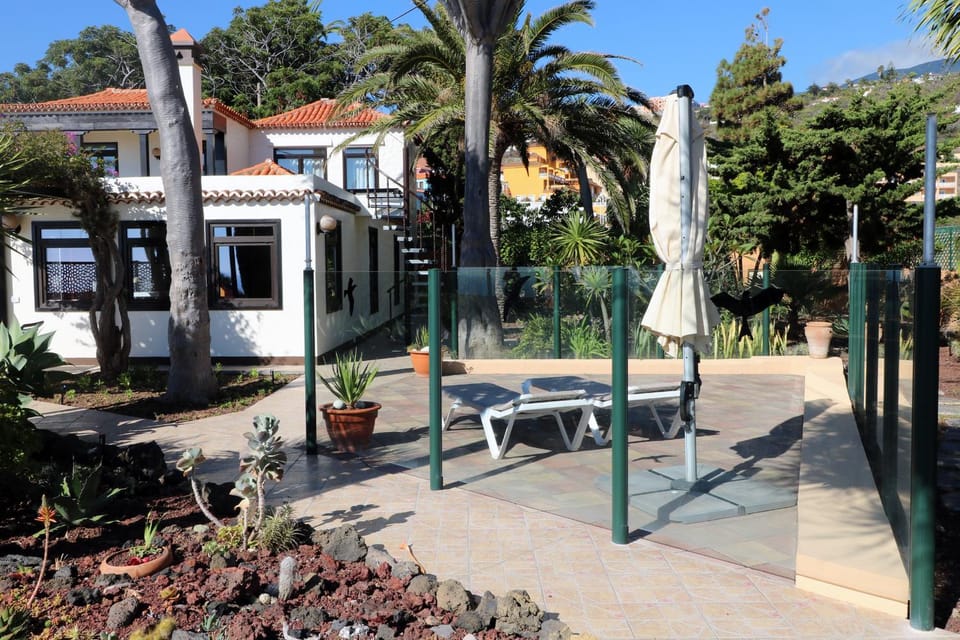 Property building, Patio, Spring, Day, Balcony/Terrace, On site, Garden view, Area and facilities