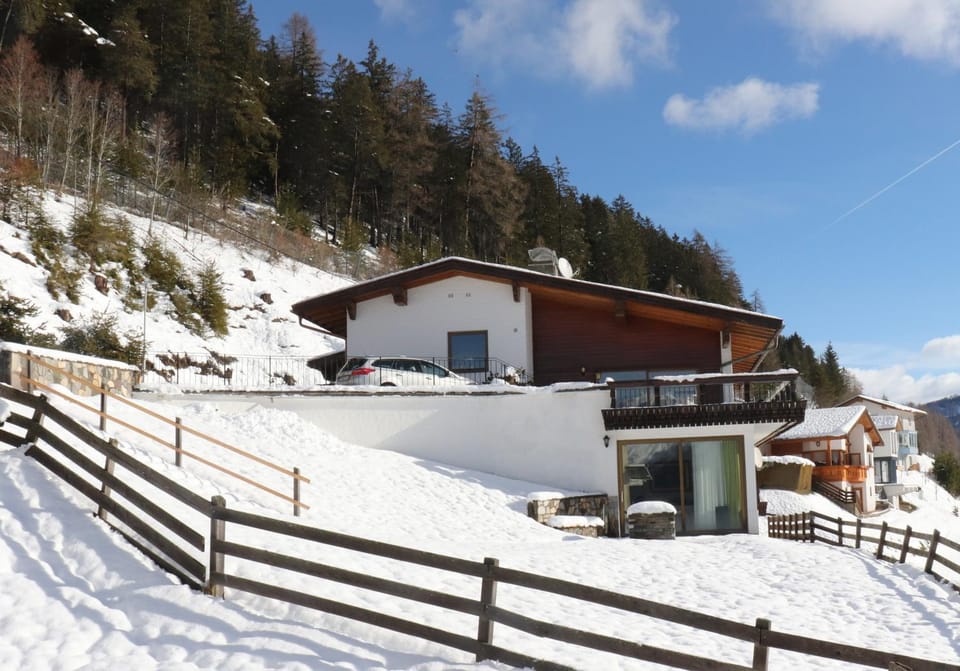 Facade/entrance, Garden