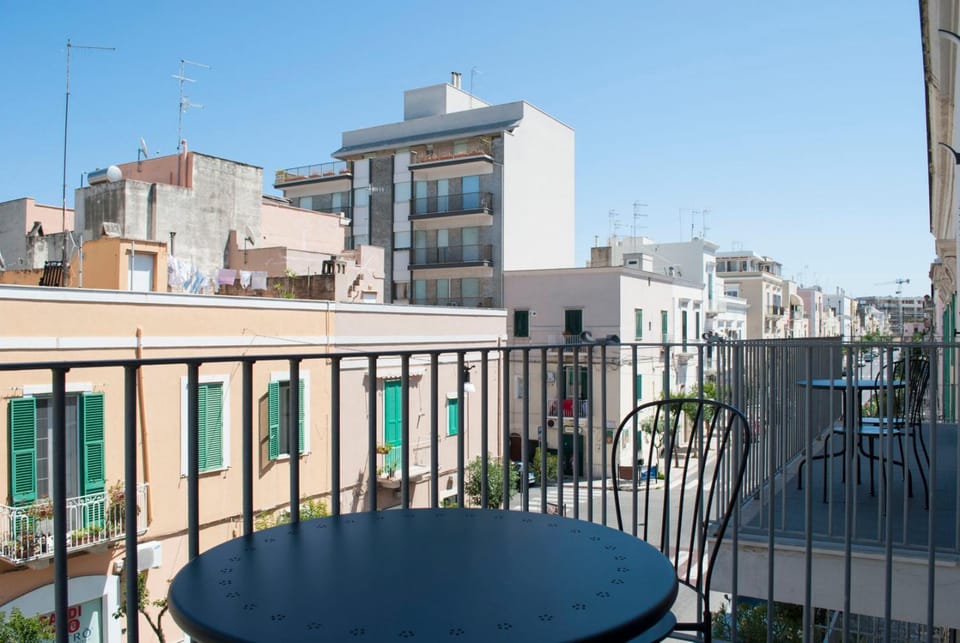 Neighbourhood, Balcony/Terrace, City view, Street view