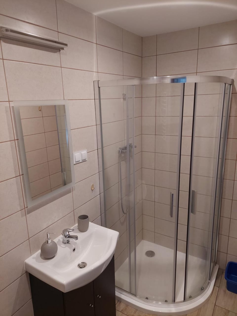 Shower, Bathroom, towels