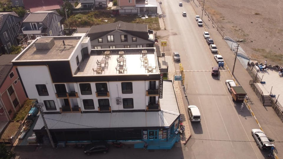 Property building, Day, Neighbourhood, Bird's eye view, City view, Street view, Location, Parking