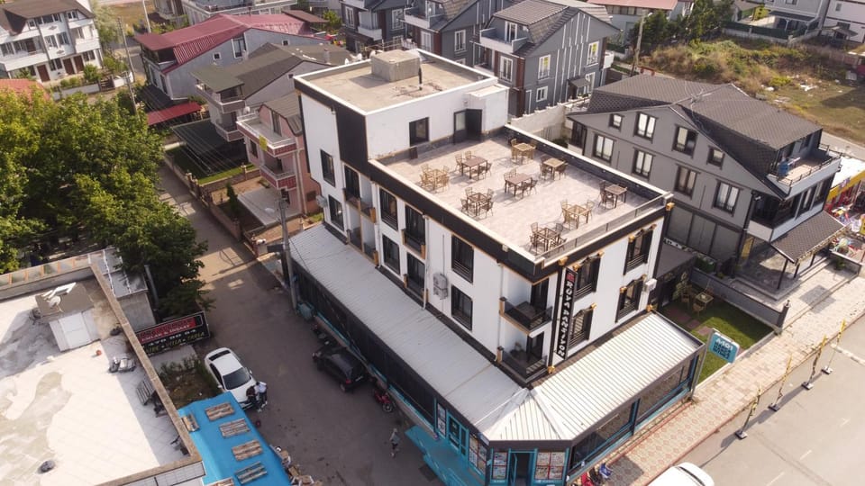 Property building, Day, Neighbourhood, Bird's eye view, City view, Street view, Location