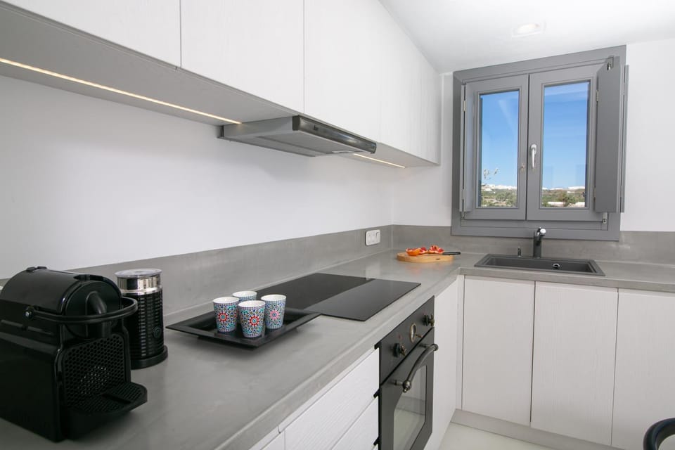 Kitchen or kitchenette, pet friendly, stove
