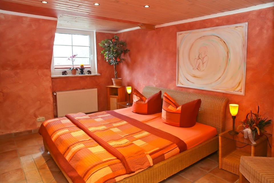 Bed, TV and multimedia, Photo of the whole room, Bedroom, wardrobe