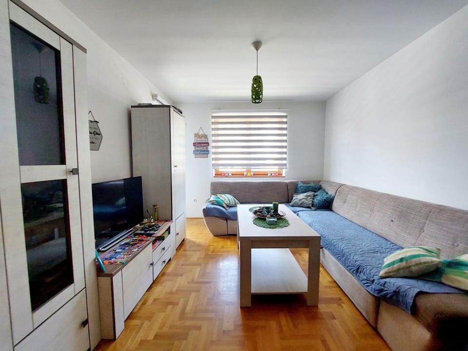 Communal lounge/ TV room, Living room, Seating area