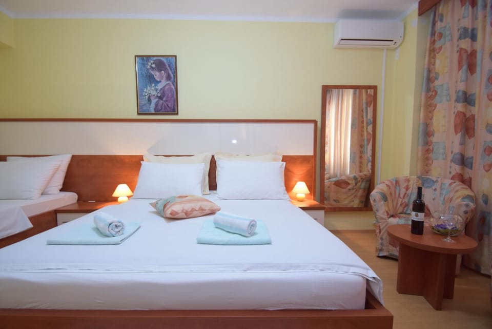 Seating area, Bedroom