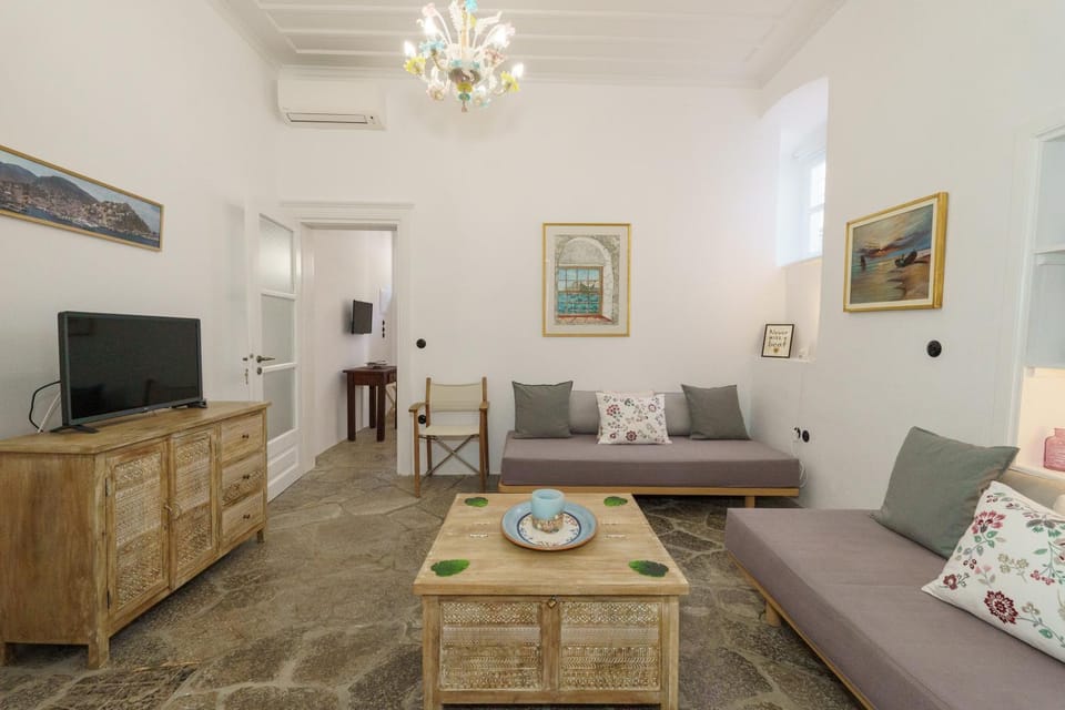 TV and multimedia, Living room, Bedroom, air conditioner