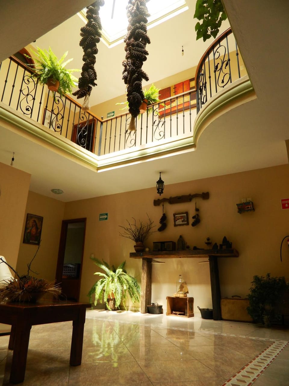 Communal lounge/ TV room