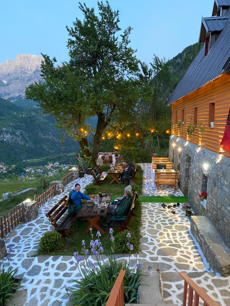 Property building, Dining area, Garden view, Mountain view