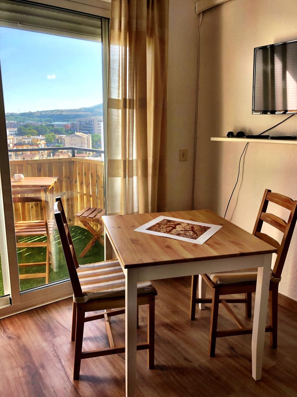 City Central Upper Floor Sunny Terrace Apartment in Torremolinos