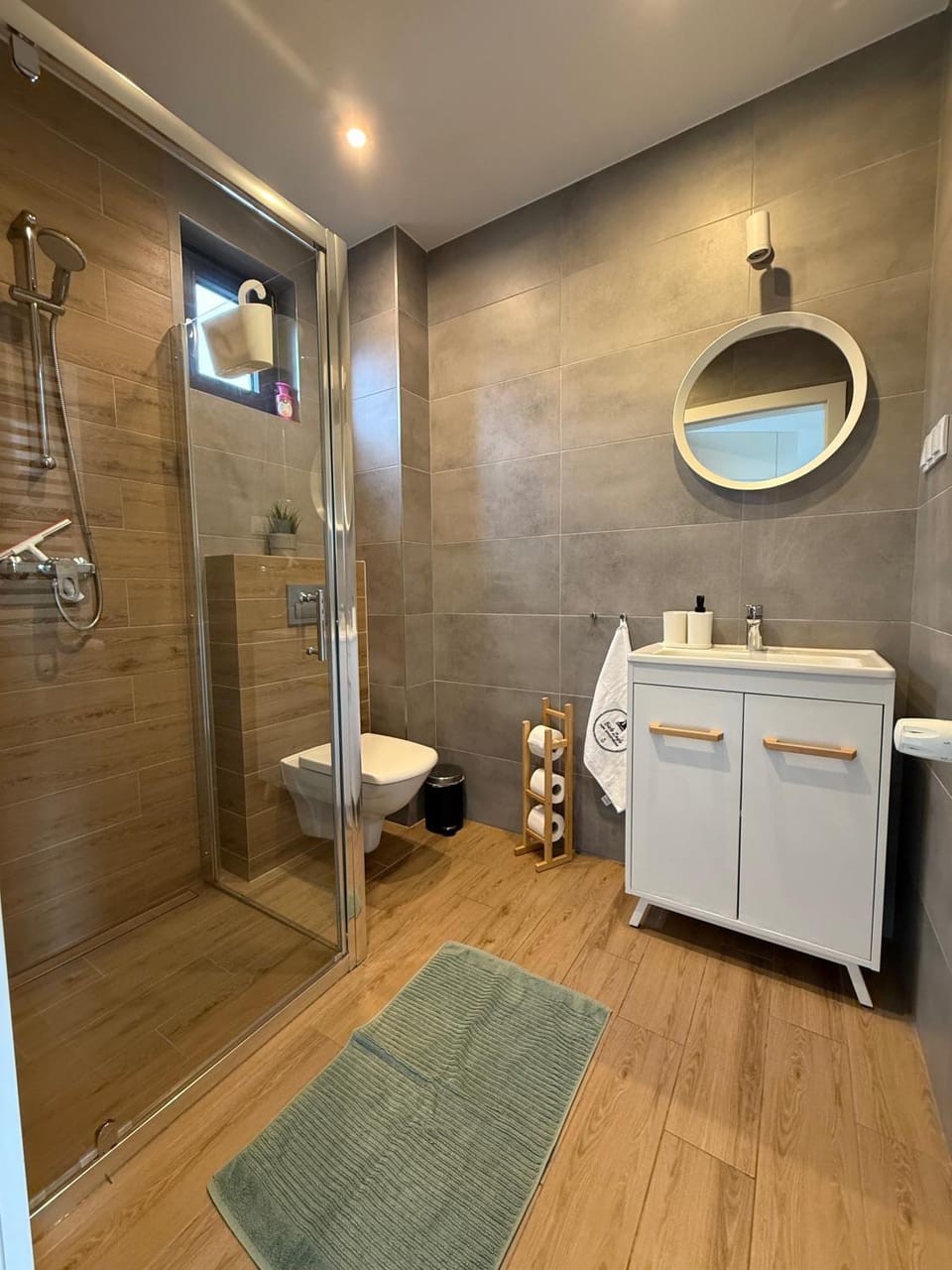 Shower, Toilet, Bathroom