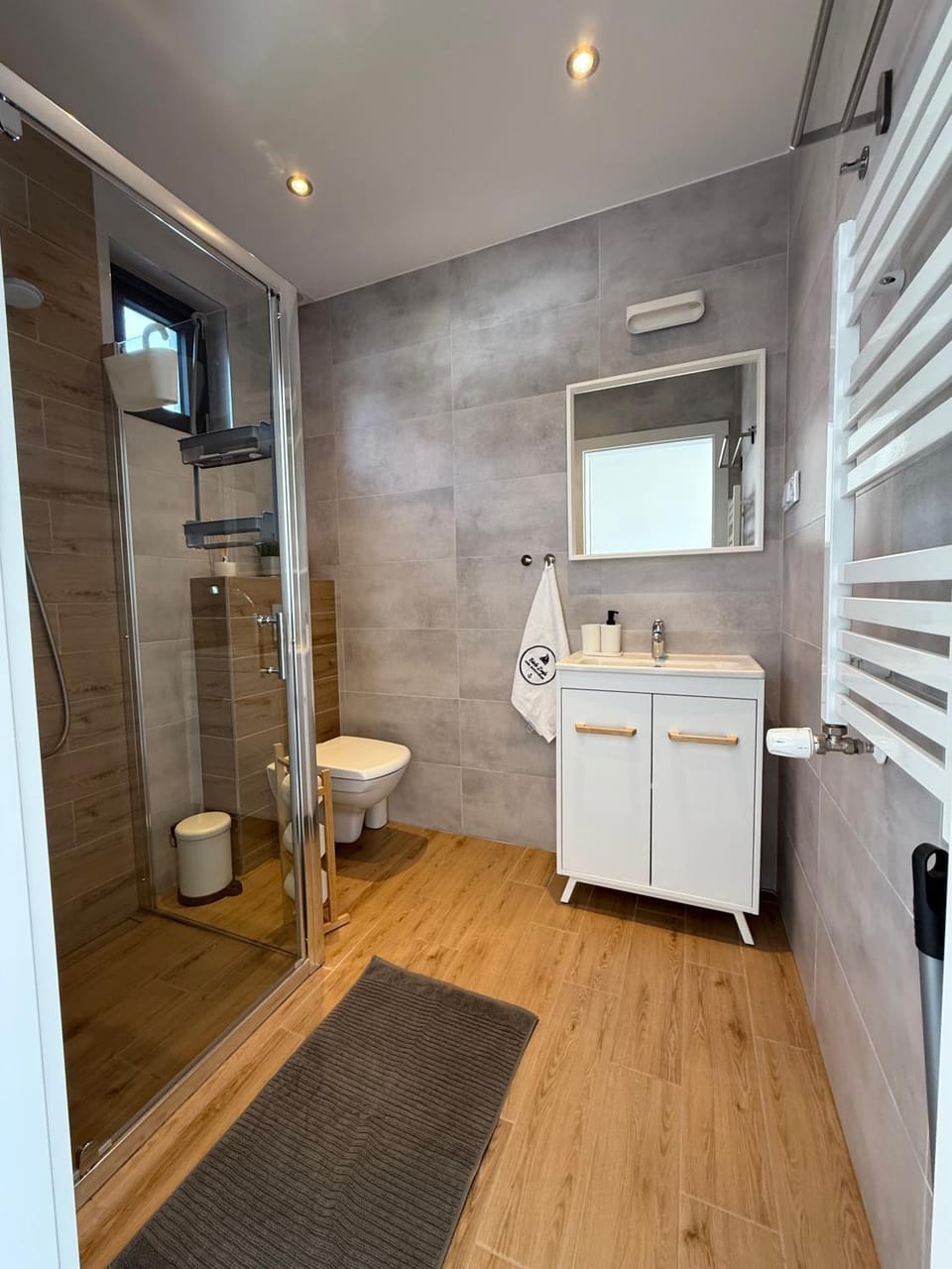 Shower, Toilet, Bathroom